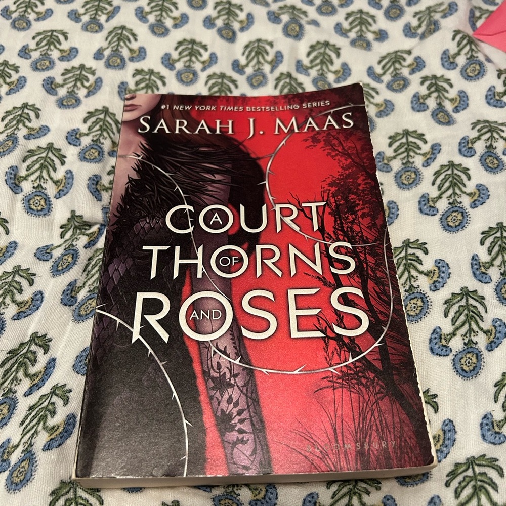 A Court of Thorns and Roses Book